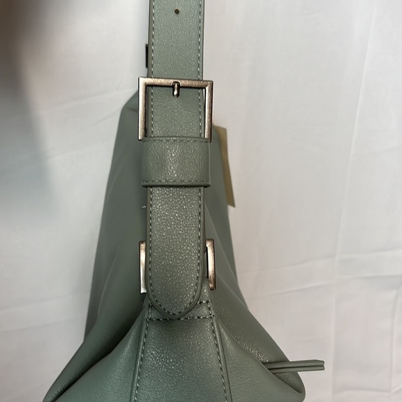 Universal Thread Handbag - Picture 3 of 7